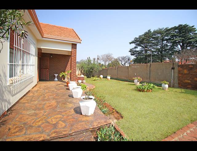 3 BEDROOM HOUSE FOR SALE IN OBSERVATORY